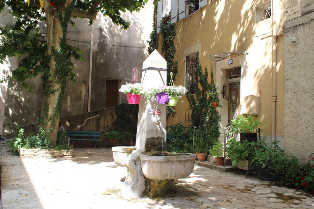 Le Clos Des Acacias Signes Εξωτερικό φωτογραφία